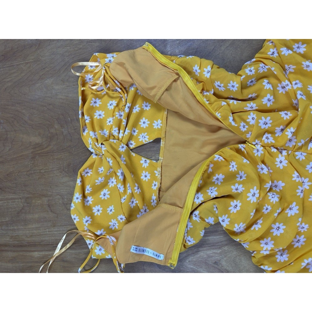 Saints + Secrets Yellow Floral Mini Dress Ruched Cutout Ruffle Hem Size L Y2K - Picture 4 of 4